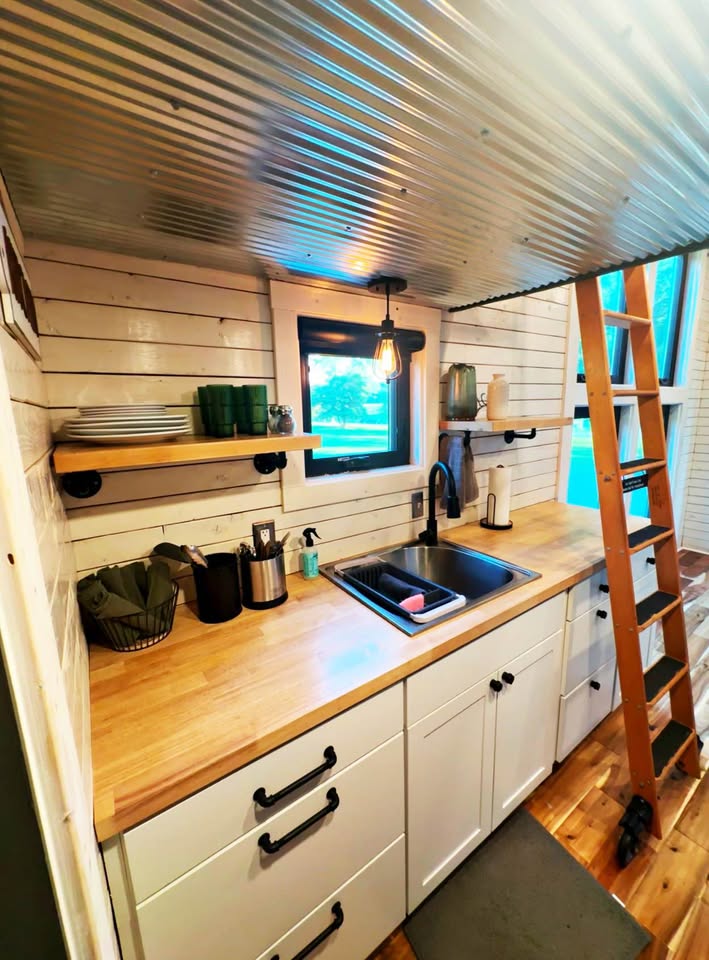 20ft Tiny Home on Wheels – Stylish